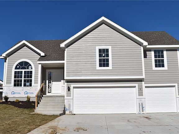 3rd image of 1038 Jasmine Dr