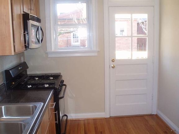 3rd image of 7110 Tulane Ave