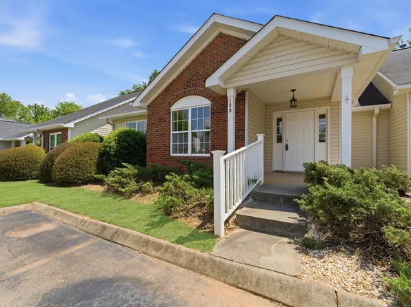 109 Woodglen Dr, Simpsonville, SC 29681