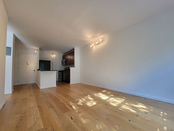 5th image of 829 Greenwood Ave APT 7O