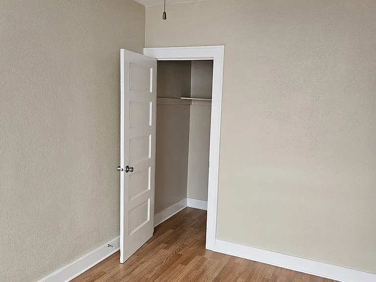 110 S Fond Du Lac Ave #5 — Photo 20