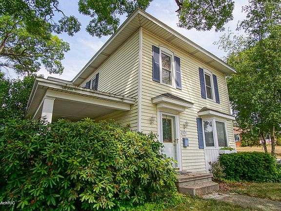 3rd image of 757 Bristol Ave NW