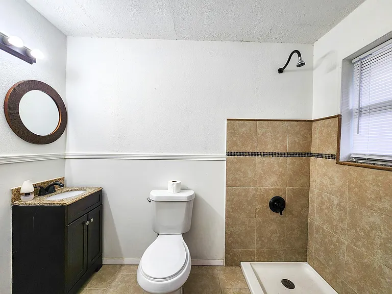 1307 Dwinnell St — Photo 7