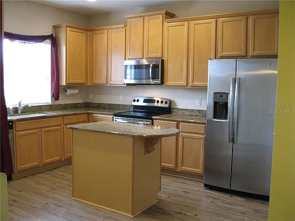 4th image of 2838 Oakville Pl