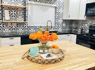 1842 N 37th St, Phoenix, AZ 85008