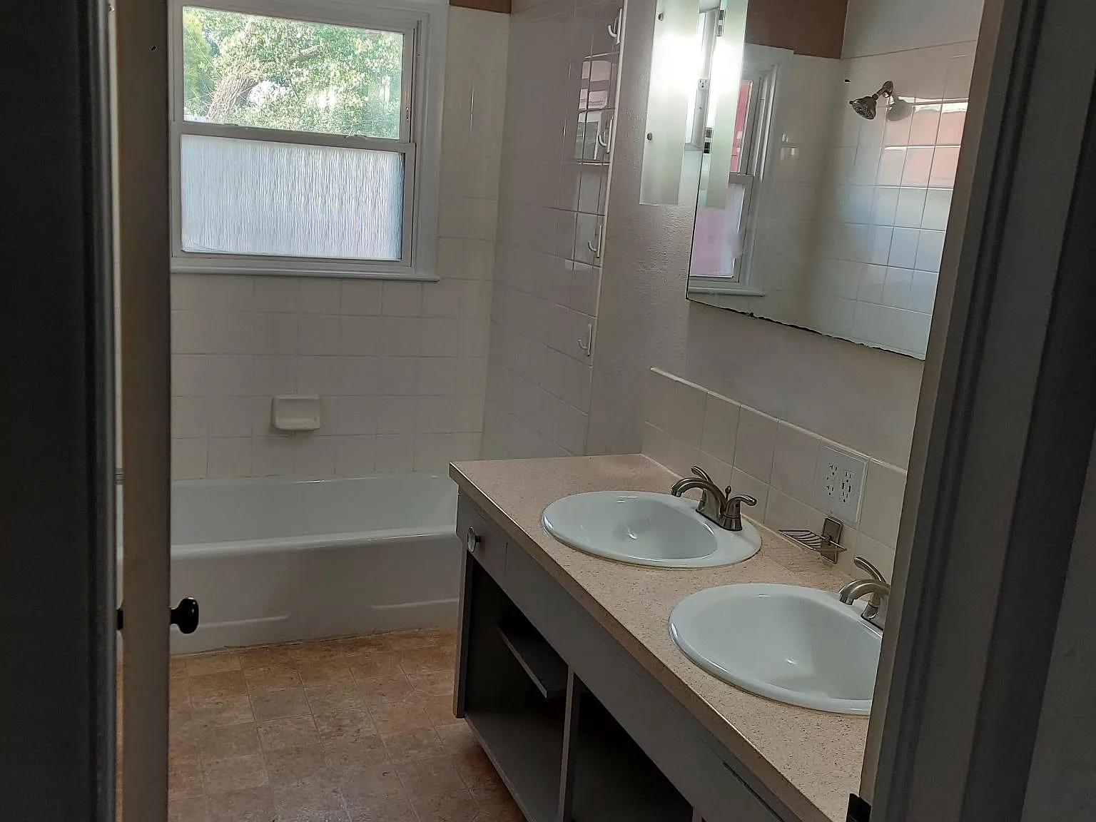 1209 W 21st St — Photo 3