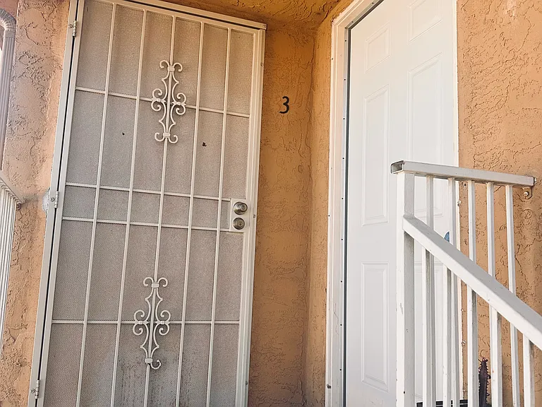 4218 Van Dyke Ave #3 — Photo 22