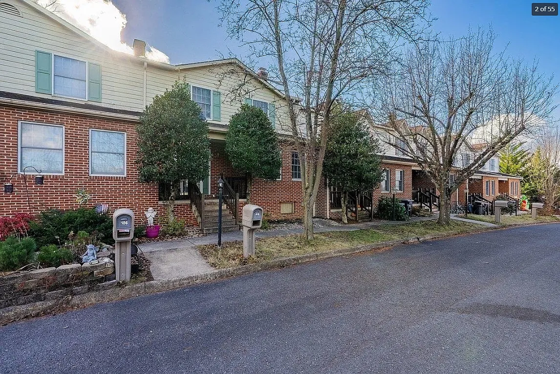 Building Photo - 188 Emerald Dr