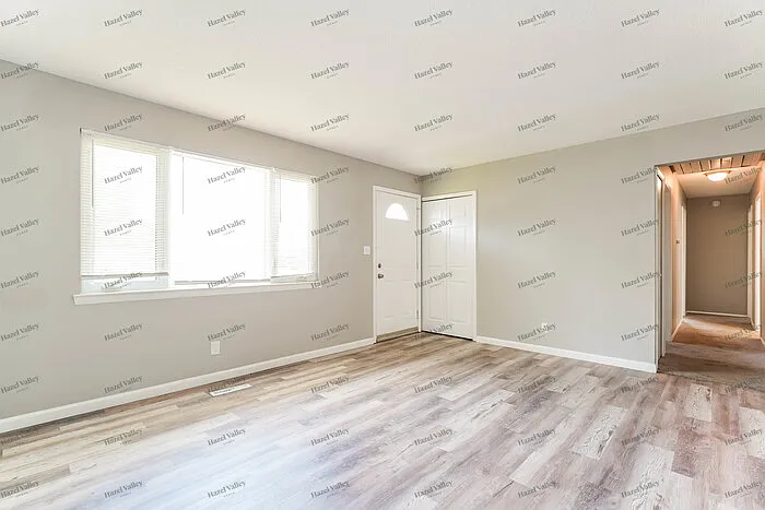 3 bed, 1.0 bath, 1284 sqft, $1,650 — Photo 3