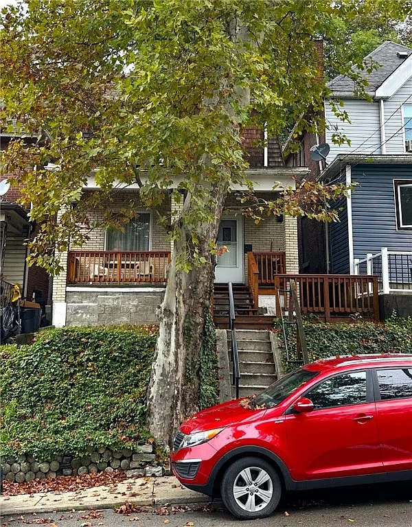 409 Bausman St photo 1