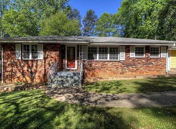 3rd image of 3584 Westbrook Dr SE
