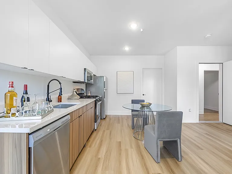 30 McAdoo Ave #305 — Photo 9