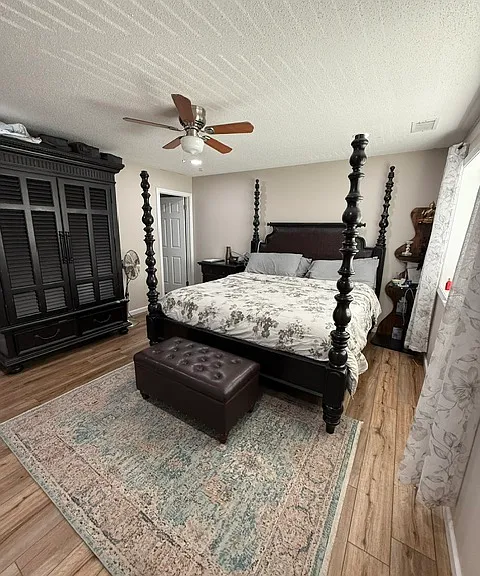 1402 Summer Hill Dr — Photo 5