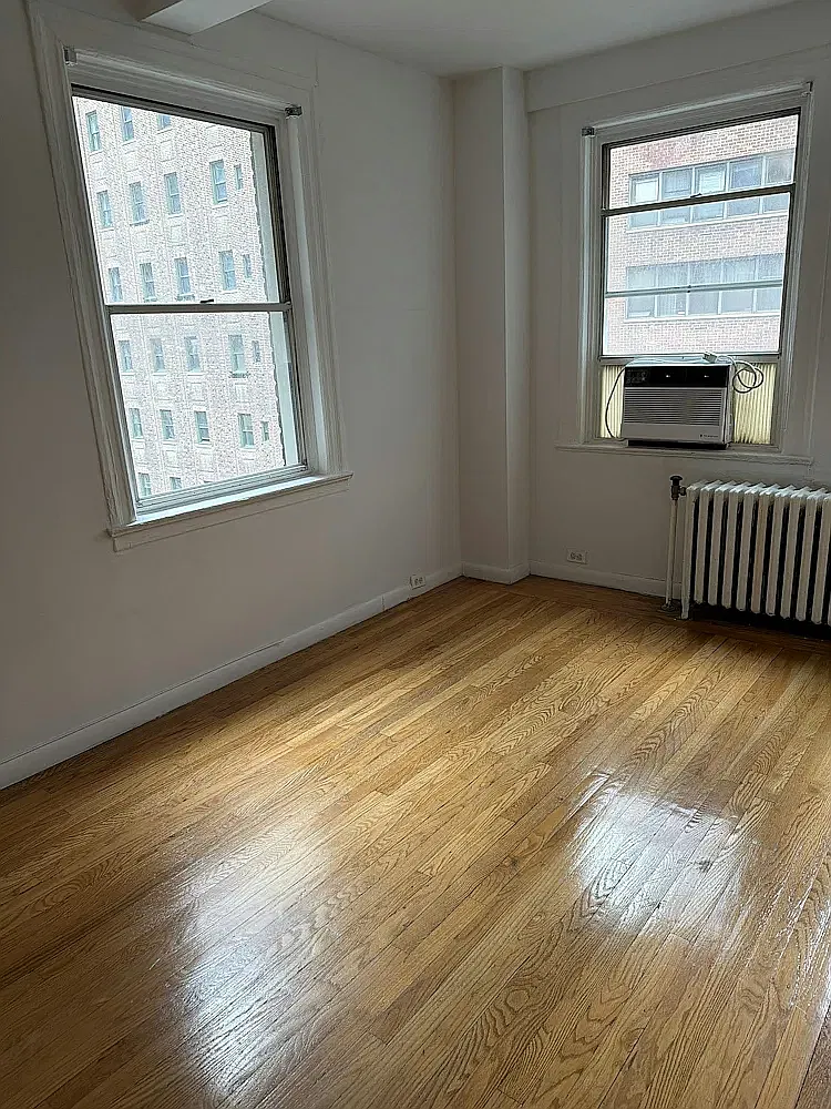 150 East 39th Street — Photo 1