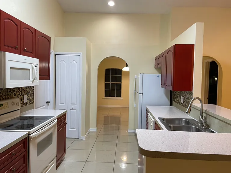 808 Wakefield Way — Photo 10