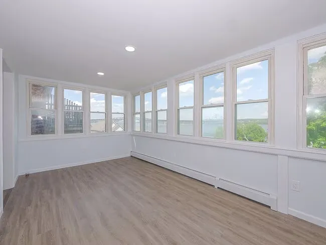 Room with panoramic views of Hudson River