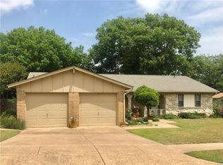 1516 Lagoona Ln, Edgecliff Village, TX 76134
