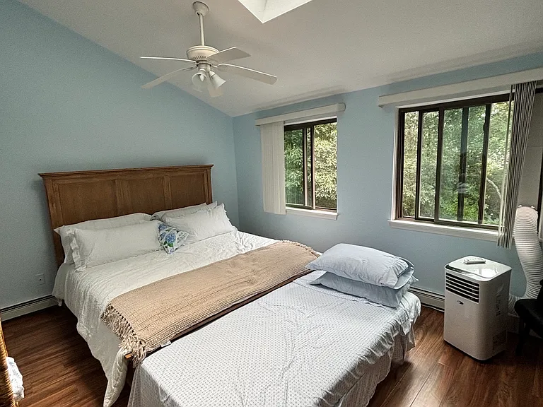 30 Crescent Ln — Photo 5