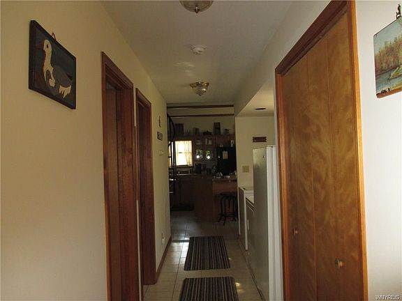 4th image of 161 Humboldt Ave