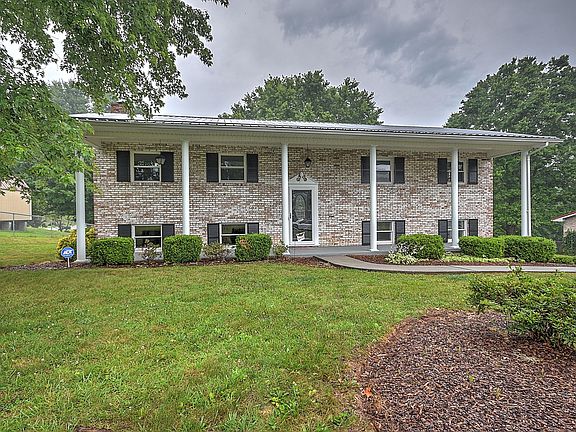 2nd image of 704 Redwood Dr