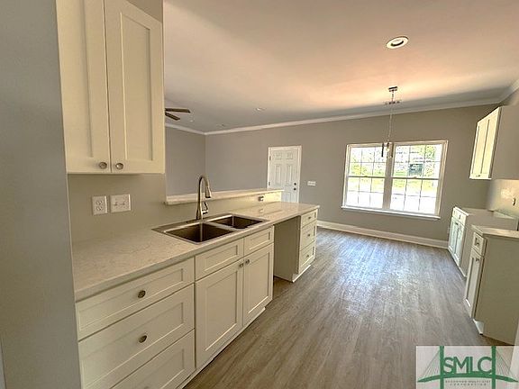 5th image of 211 Camelia Drive