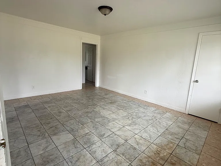 5720 Shivers Dr — Photo 7
