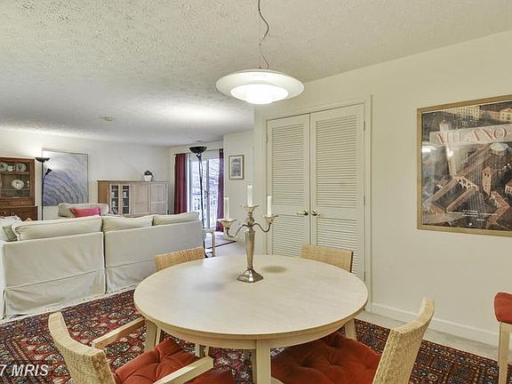 5th image of 611 Admiral Dr Unit 204