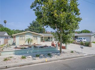 22049 Alamogordo Rd, Santa Clarita, CA 91350