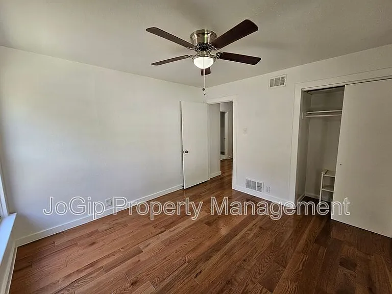2402 Housley Dr — Photo 17