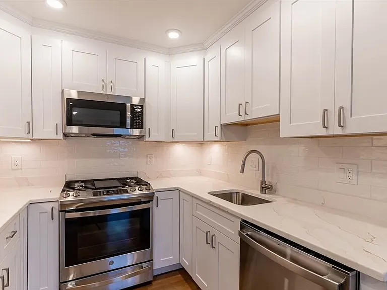 303 Maverick St #PENTHOUSE — Photo 10