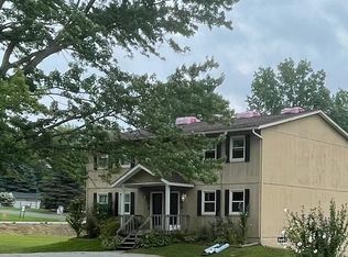 1270 Squires Dr, Mogadore, OH 44260