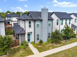 2312 Scenic Bluff Dr, Fort Worth, TX 76111