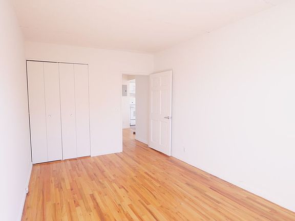 5th image of 94 E 4th St APT 708