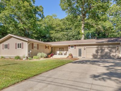 15178 154th Ave, Grand Haven, MI, 49417