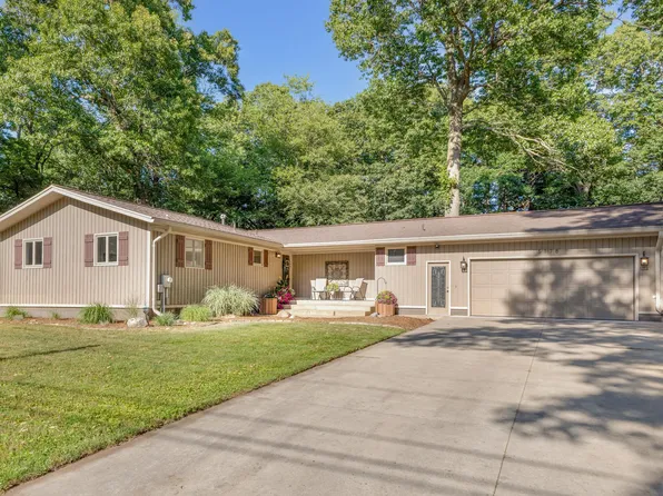 15178 154th Ave, Grand Haven, MI 49417