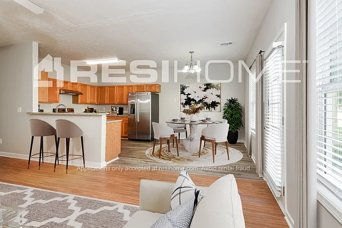 303 Kayla Ct — Photo 4