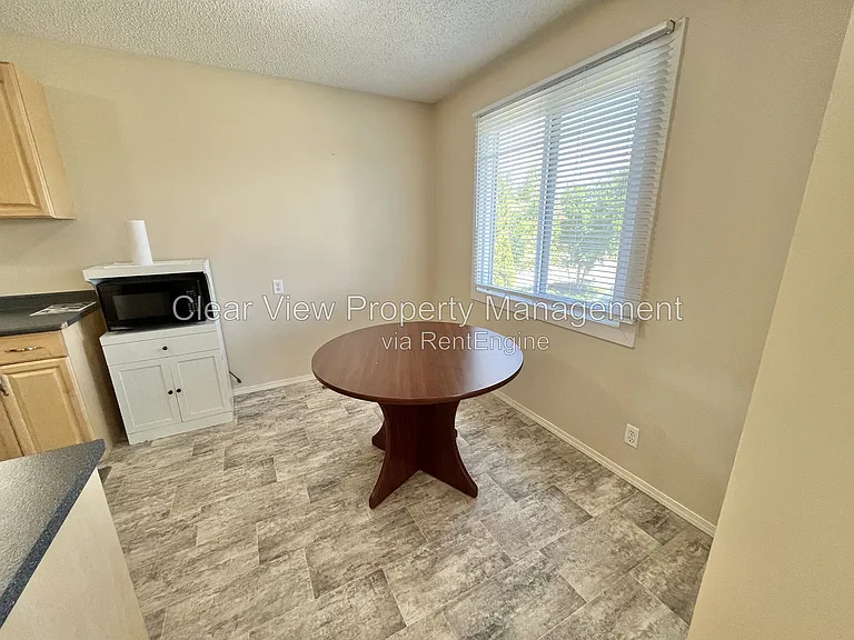 14 Princeton Cres W — Photo 8