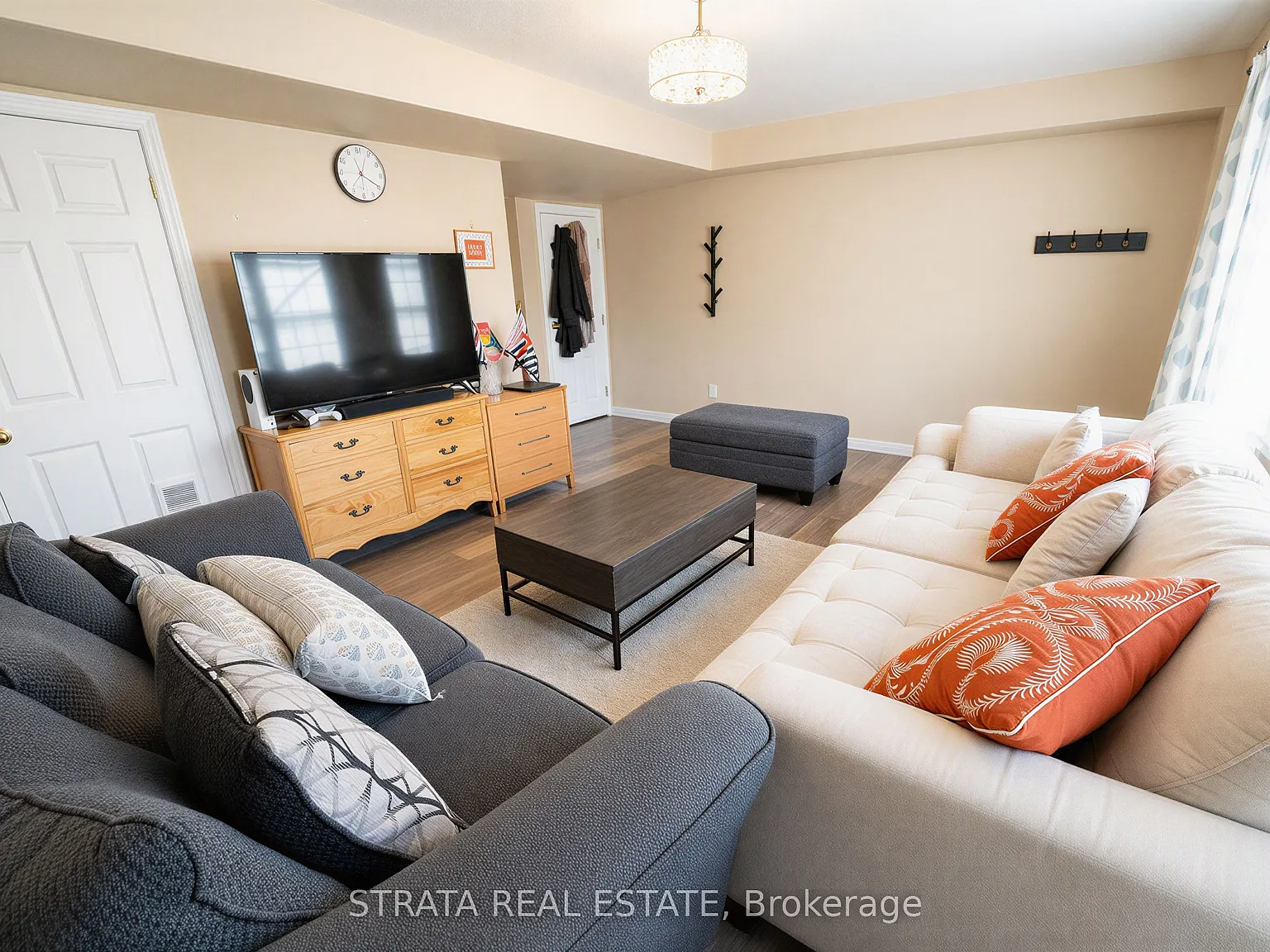 2 bed, $2,400 — Photo 2