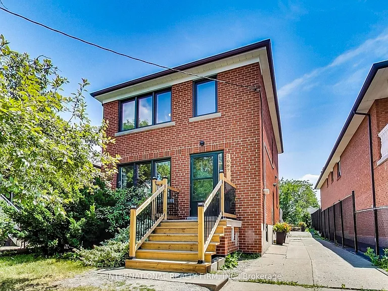 1097 Glengrove Ave — Photo 1