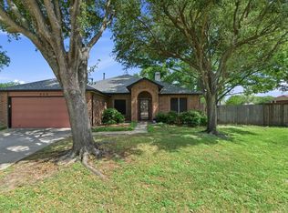 929 Hiawatha Ln, Saginaw, TX 76131