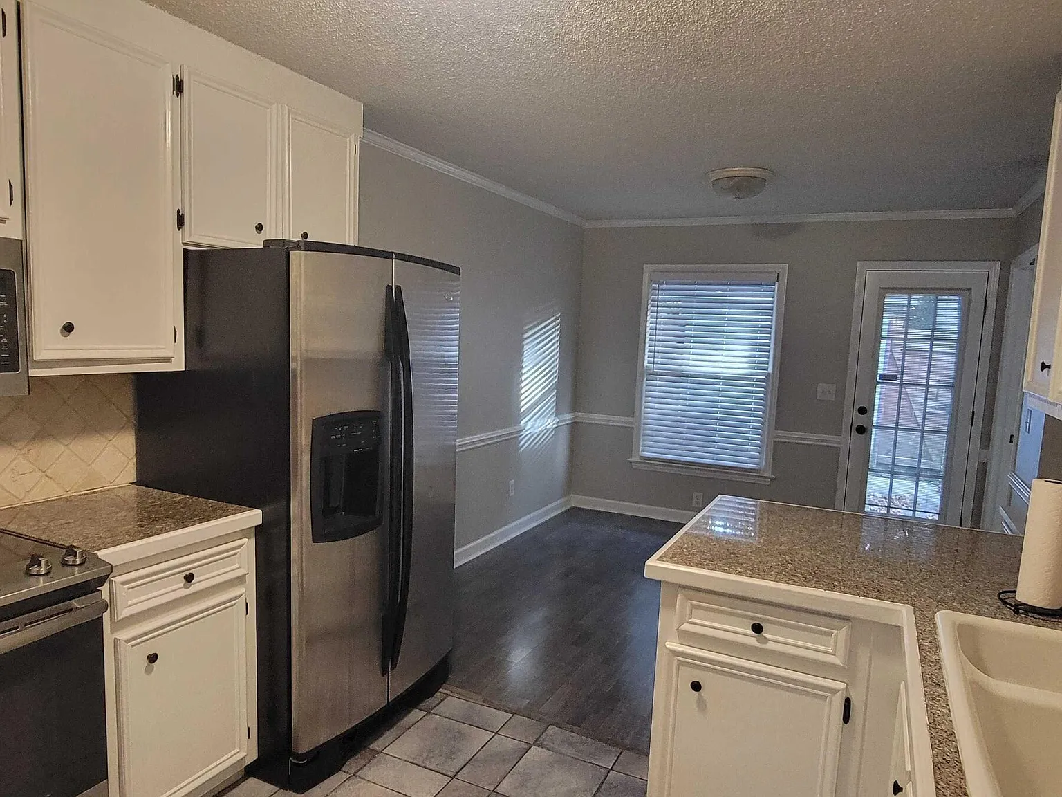 Studio, 2.0 bath, 1268 sqft, $1,500 — Photo 3