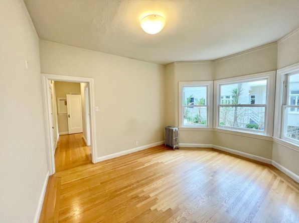 1261 Broderick St #203