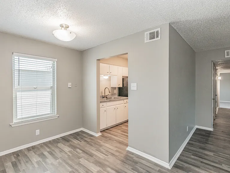 Davis Park Apartments — Photo 55