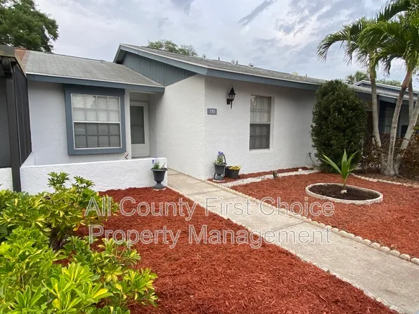7315 Parkside Villas Dr, Saint Petersburg, FL 33709