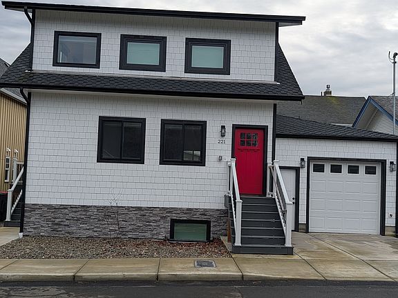 2nd image of 221 Avenue I