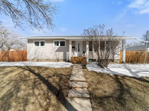5620 E Marler Dr, Camrose, AB T4V 2T7