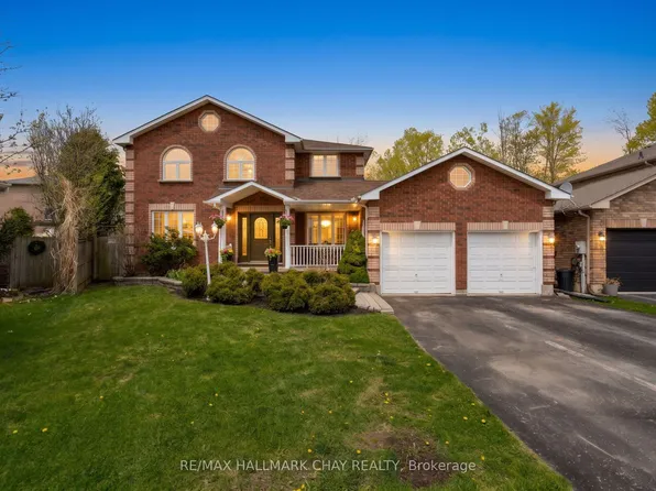 34 Crompton Dr, Barrie, ON L4M 6N1