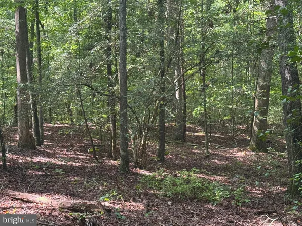 34 Purkins Ct, Tappahannock, VA 22560