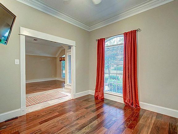 5th image of 2221 Le Beau Ln