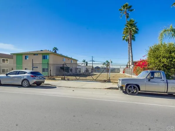 852 Grand Ave, Spring Valley, CA 91977